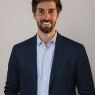 Antoine de Roquefeuil, courtage et gestion de projet Prestonn