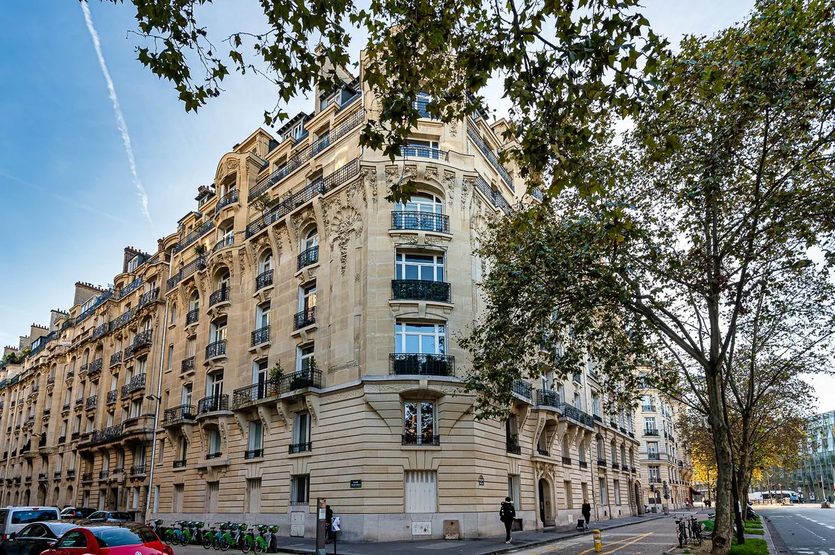 Immeuble haussmannien Paris — achat cabinet médical accompagné par Prestonn